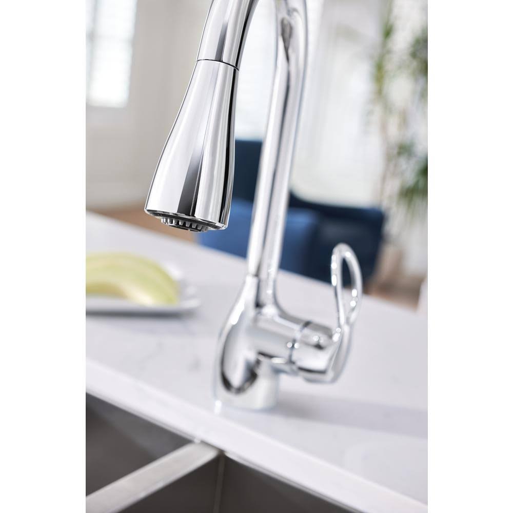 Chrome Single Handle Kitchen Faucet with Pullout Spray L94942