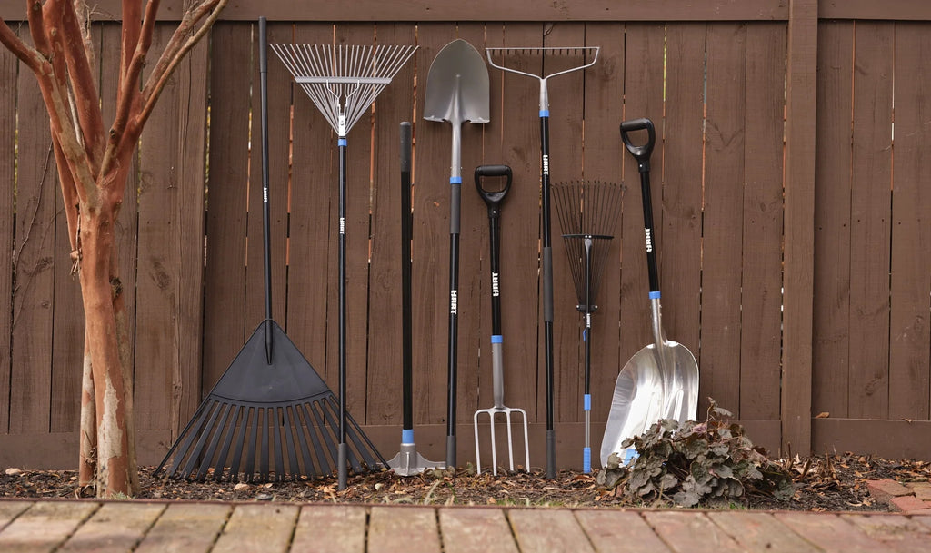 15-Tine Adjustable Leaf Rake with Telescoping Handle J241