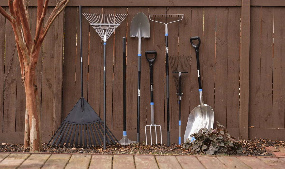 15-Tine Adjustable Leaf Rake with Telescoping Handle J241