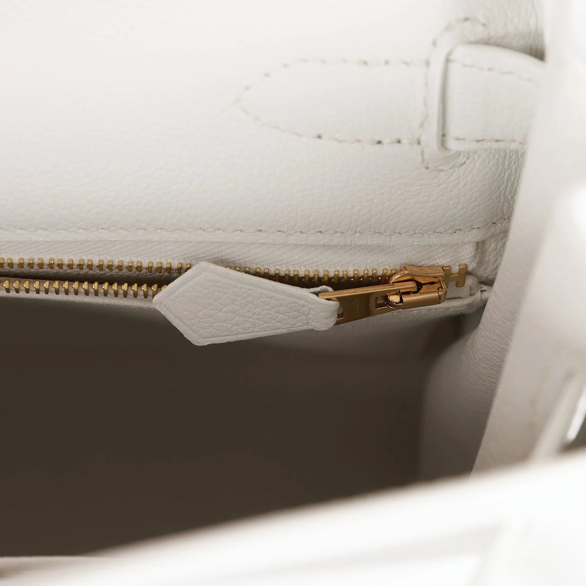 White Evercolor Leather Bag V2733