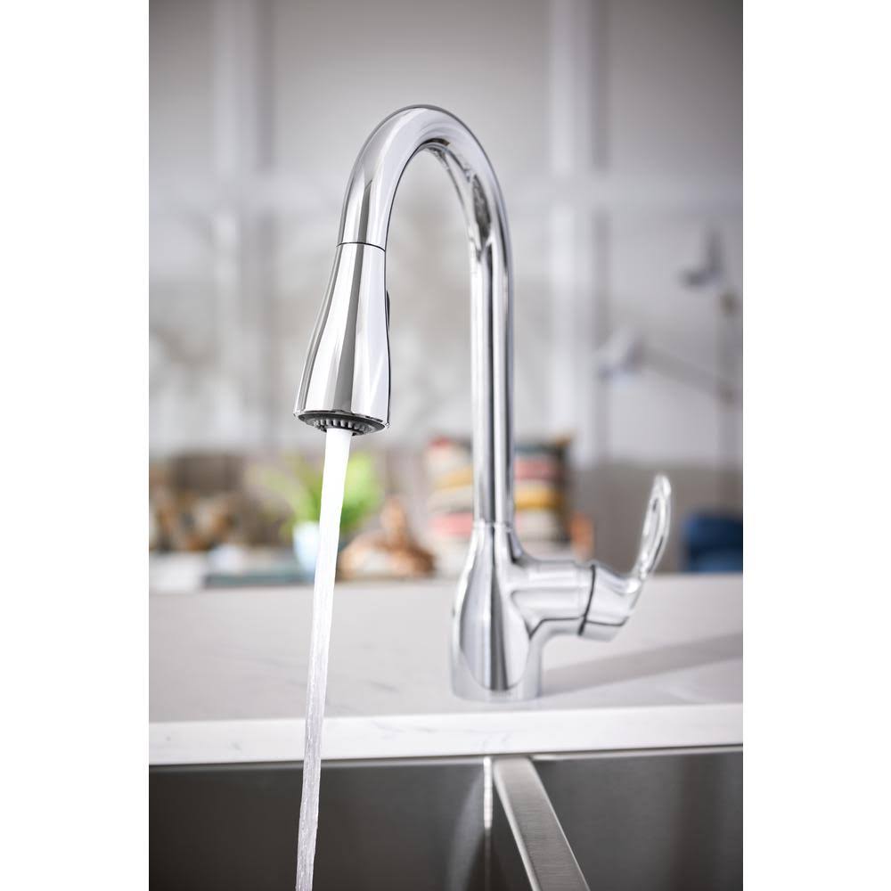 Chrome Single Handle Kitchen Faucet with Pullout Spray L94942