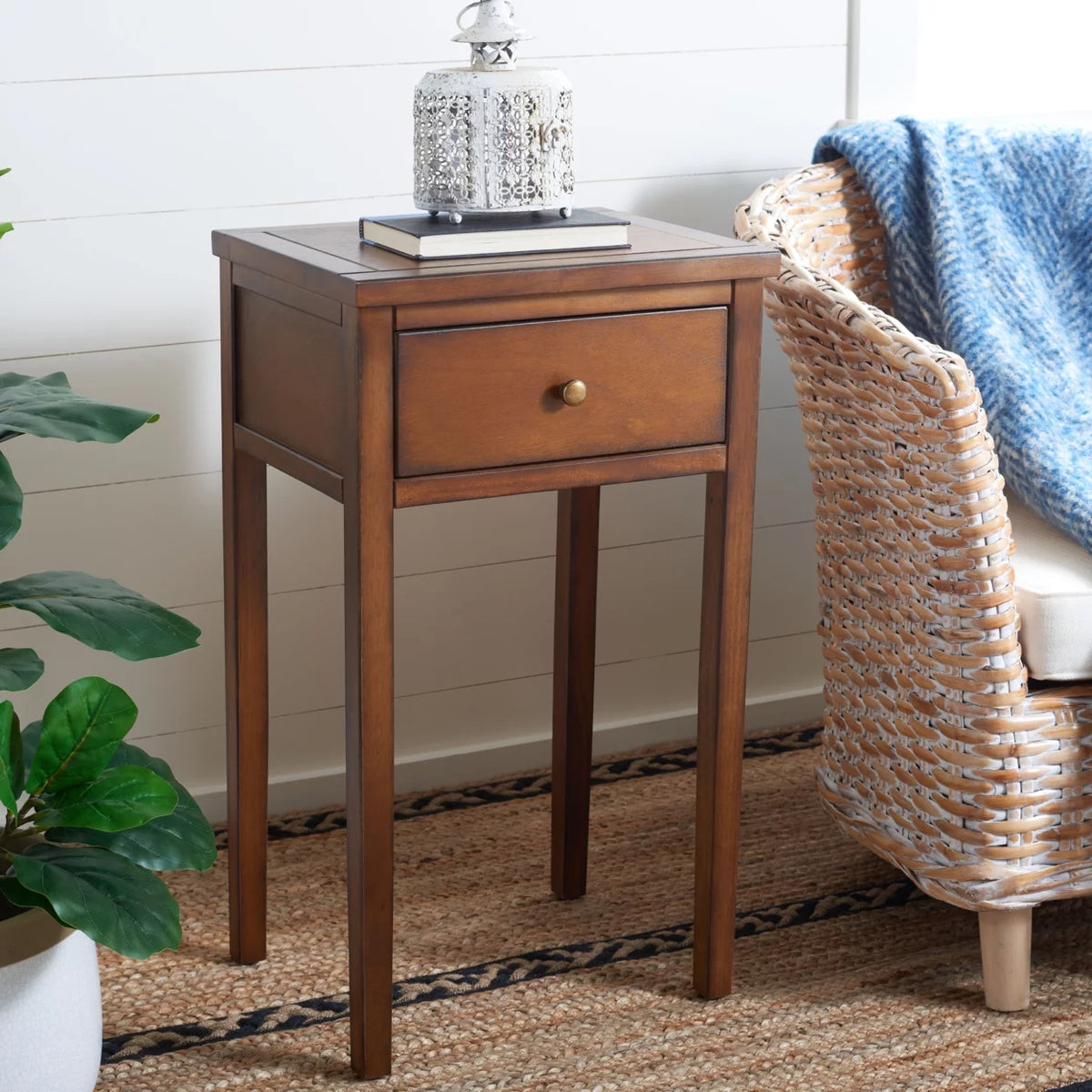 Brown Nightstand With Storage Drawer I581
