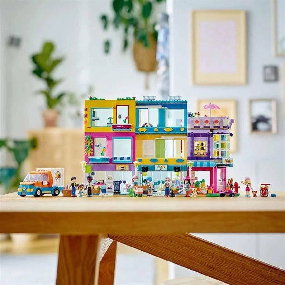 Lego Friends Main Street Building T125417
