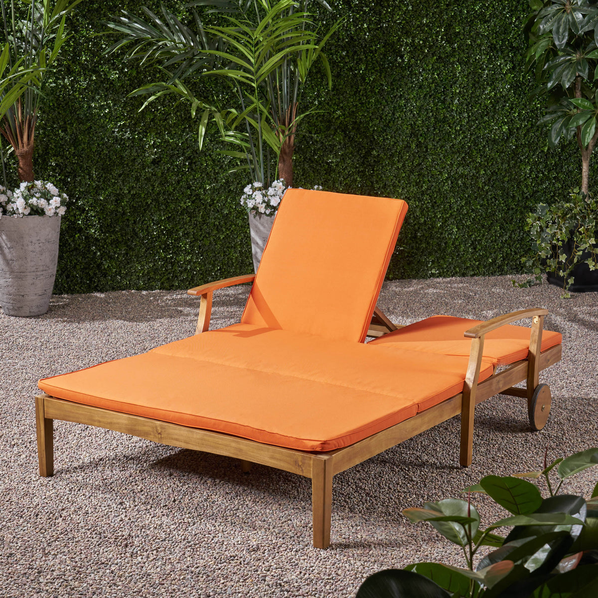 Double Chaise Lounge with Orange Cushions L402